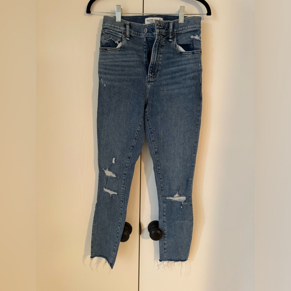 AF High Rise Super Skinny Ankle Jeans
Medium wash, Size: 25